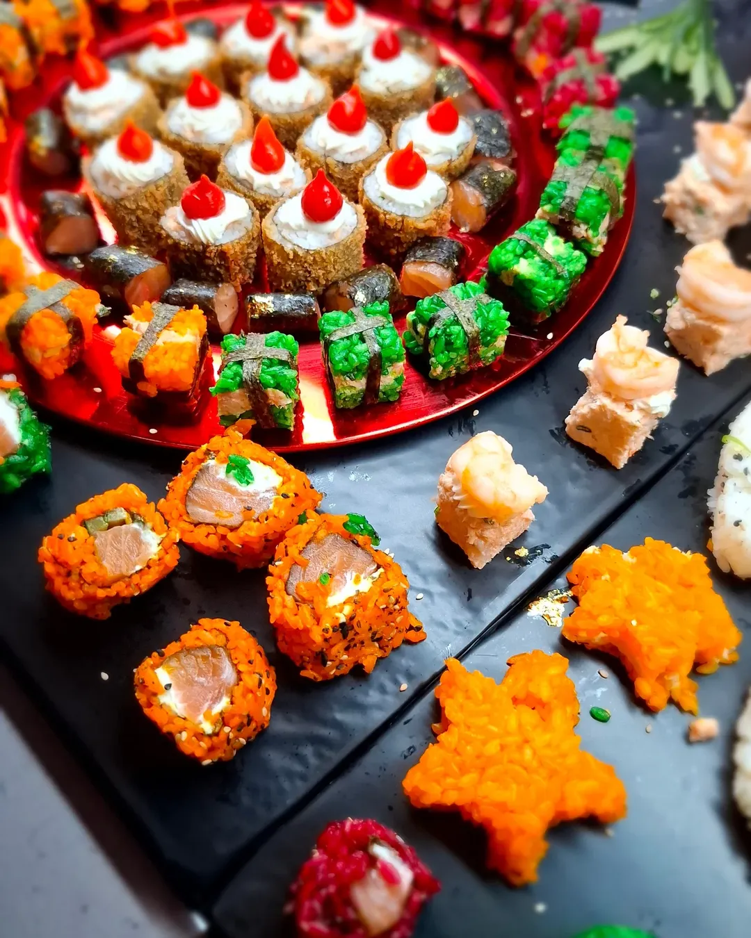 Hot rolls laranja com salmão e cream cheese